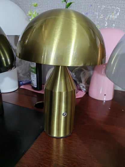 Post-modern Creative Simple Model Room Hotel Desktop Bedroom Bedside Semi-circular Hardware Mushroom Desk Lamp