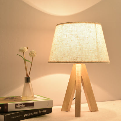 Modern and simple three-pronged table lamp