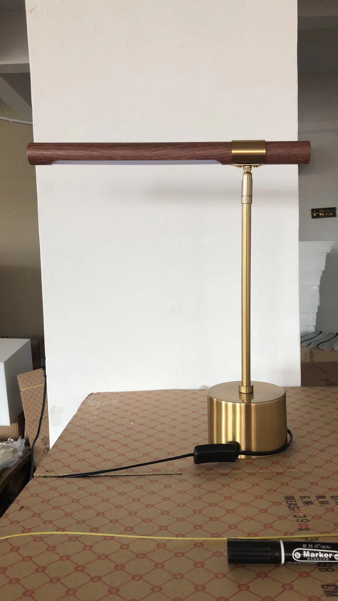 Nordic Creative Simple Wood Grain Desk Lamp