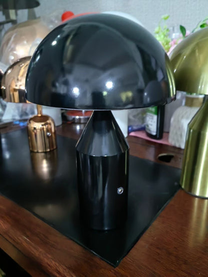 Post-modern Creative Simple Model Room Hotel Desktop Bedroom Bedside Semi-circular Hardware Mushroom Desk Lamp