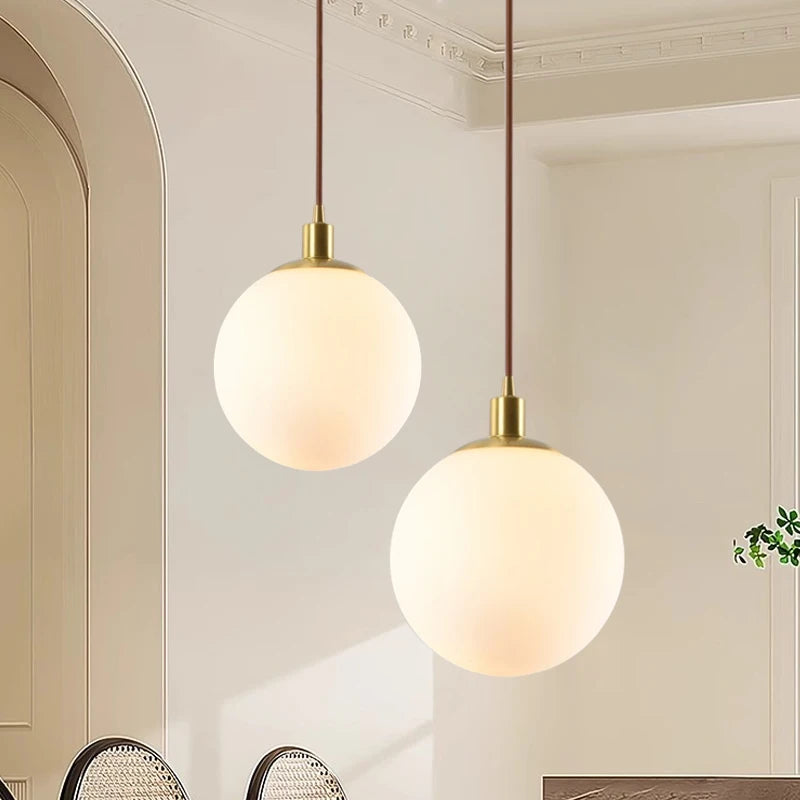 Lámpara colgante nórdica de cristal y latón para comedor