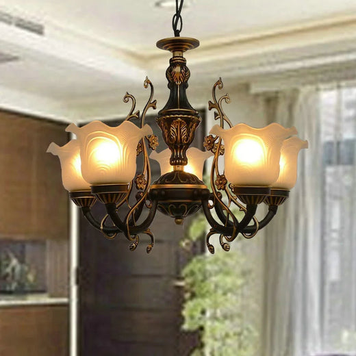 Araña de estilo americano/europeo con elementos de vidrio y hierro, ideal para la configuración de sala de estar, dormitorio o comedor.