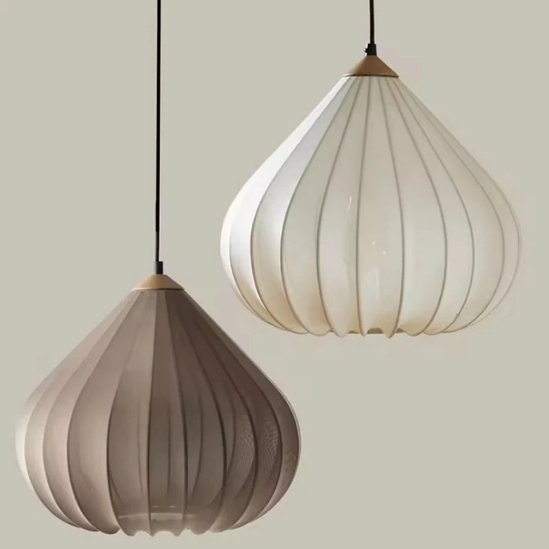Lámpara colgante de tela minimalista con detalles de madera