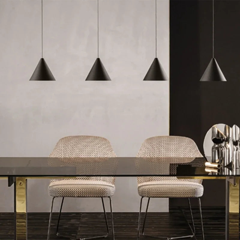 Lámpara colgante cónica de hierro minimalista para comedor