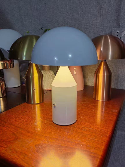 Post-modern Creative Simple Model Room Hotel Desktop Bedroom Bedside Semi-circular Hardware Mushroom Desk Lamp