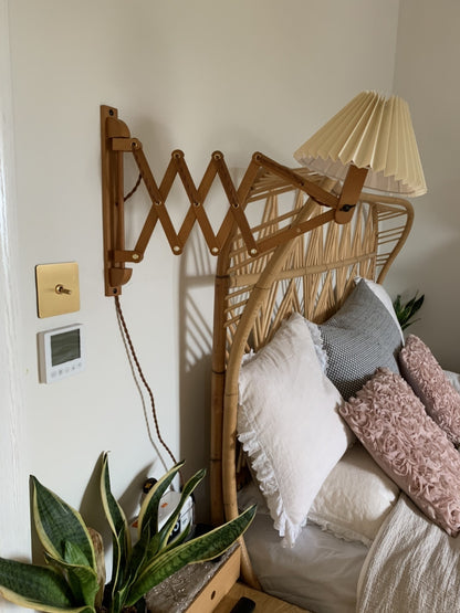 Retro Nordic Japanese Style Solid Wood Telescopic Lamp